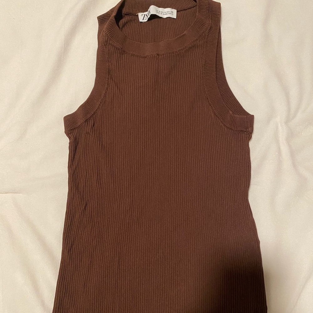 Brown top - Picture 2 of 2